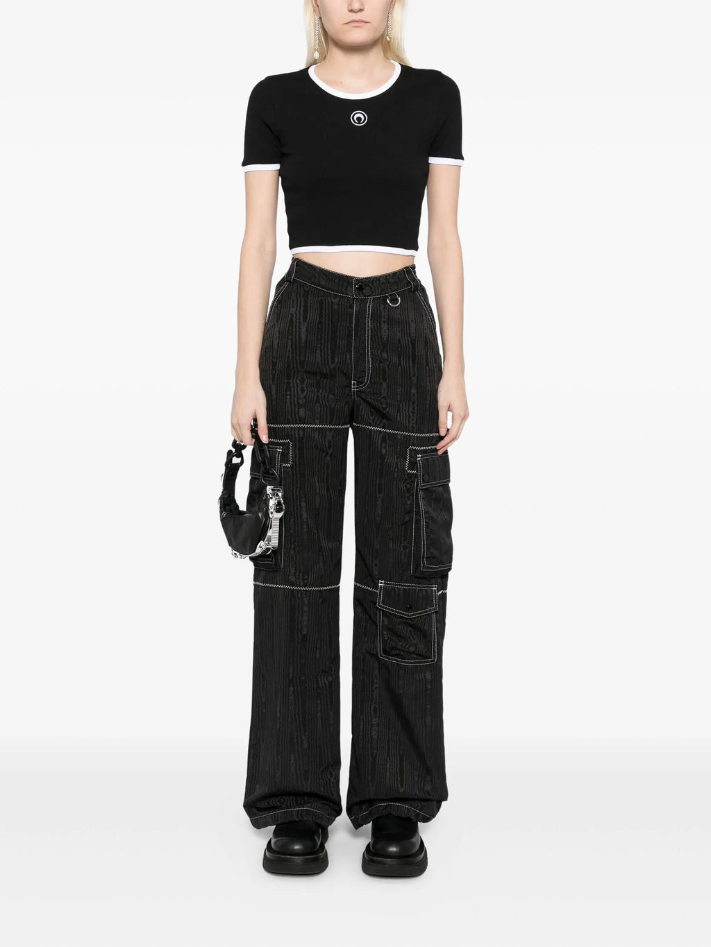 Image du Moon Noir Crop Top de Marine Serre pour femmes - Saison Automne-Hiver 2025 - Vue du modèle 1