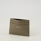 Imagen del tarjetero de cuero kaki de Saint Laurent para hombres - Temporada Primavera-Verano 2026 - Vista de detalle 1