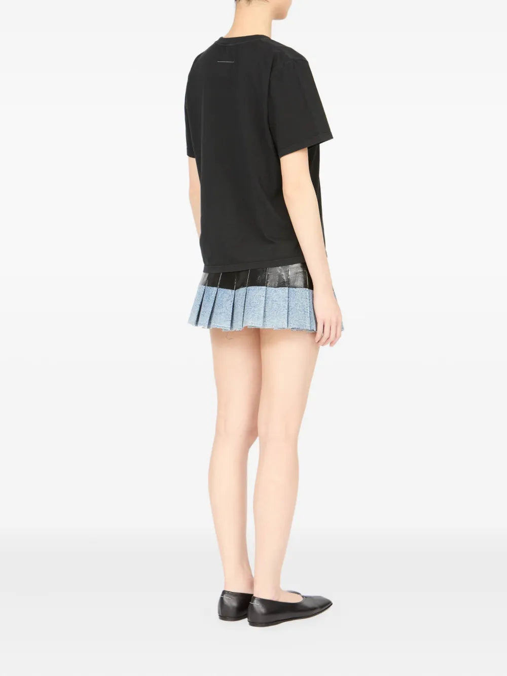 Bild des Adhesive Band T-Shirts von Mm6 für Frauen - Saison Herbst-Winter 2025 - Modellansicht 3