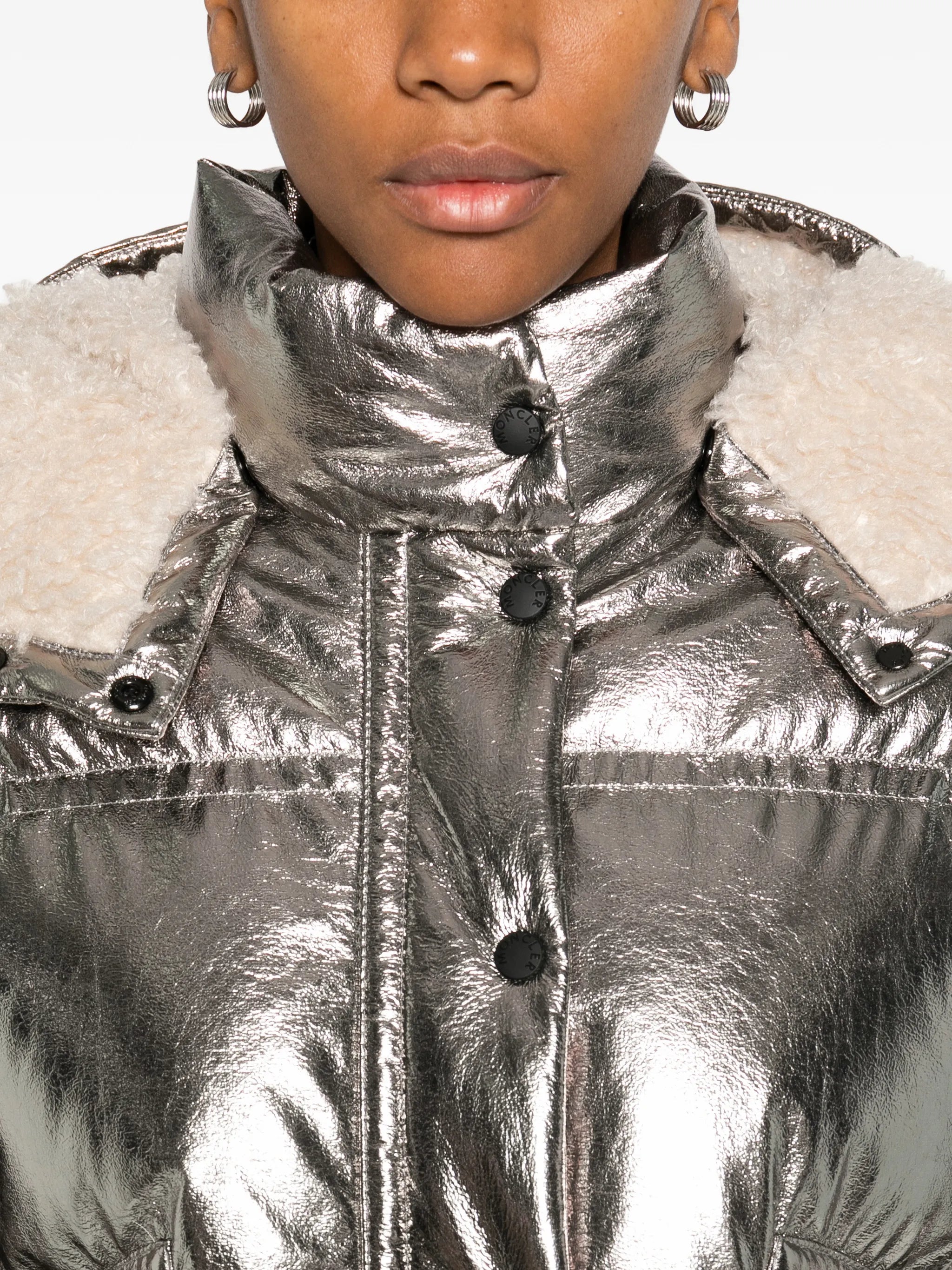 Image of Calaque Metallic Puffer by Moncler Grenoble for Women - Season Autumn-Winter 2025 - Model view 4
