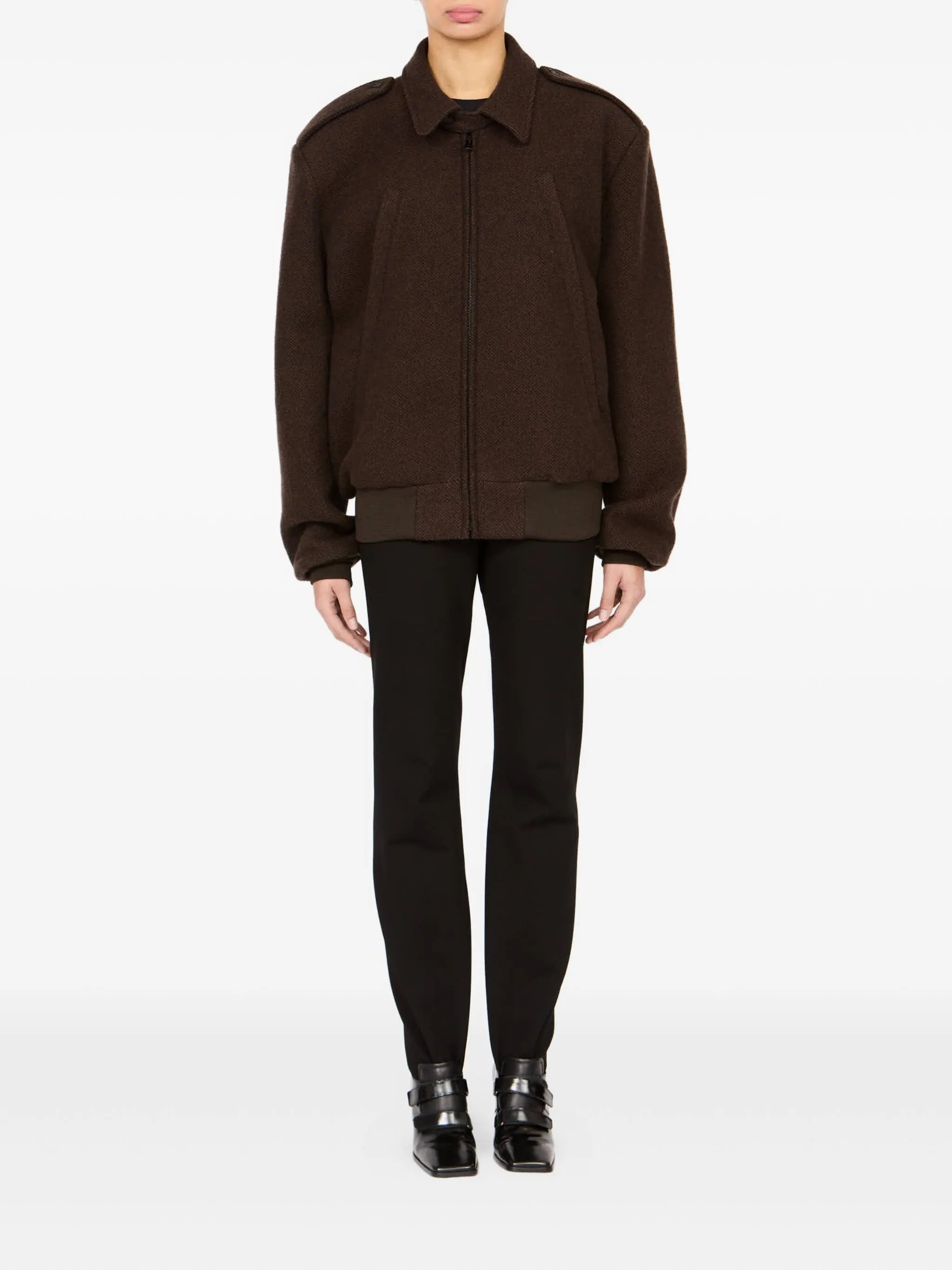 Imagen de la chaqueta de lana marrón de Mm6 para mujeres - Temporada Otoño-Invierno 2025 - Vista de modelo 1