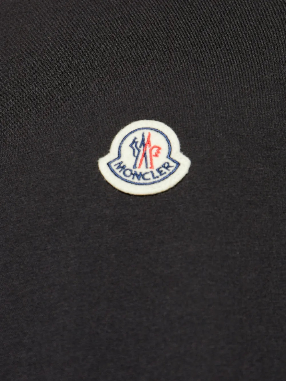 Conjunto de Camisetas Negras con Logo