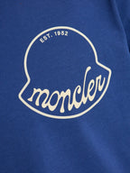 Immagine della T-shirt con logo Moncler di Moncler per uomini - Stagione Autunno-Inverno 2025 - Dettaglio Vista 7