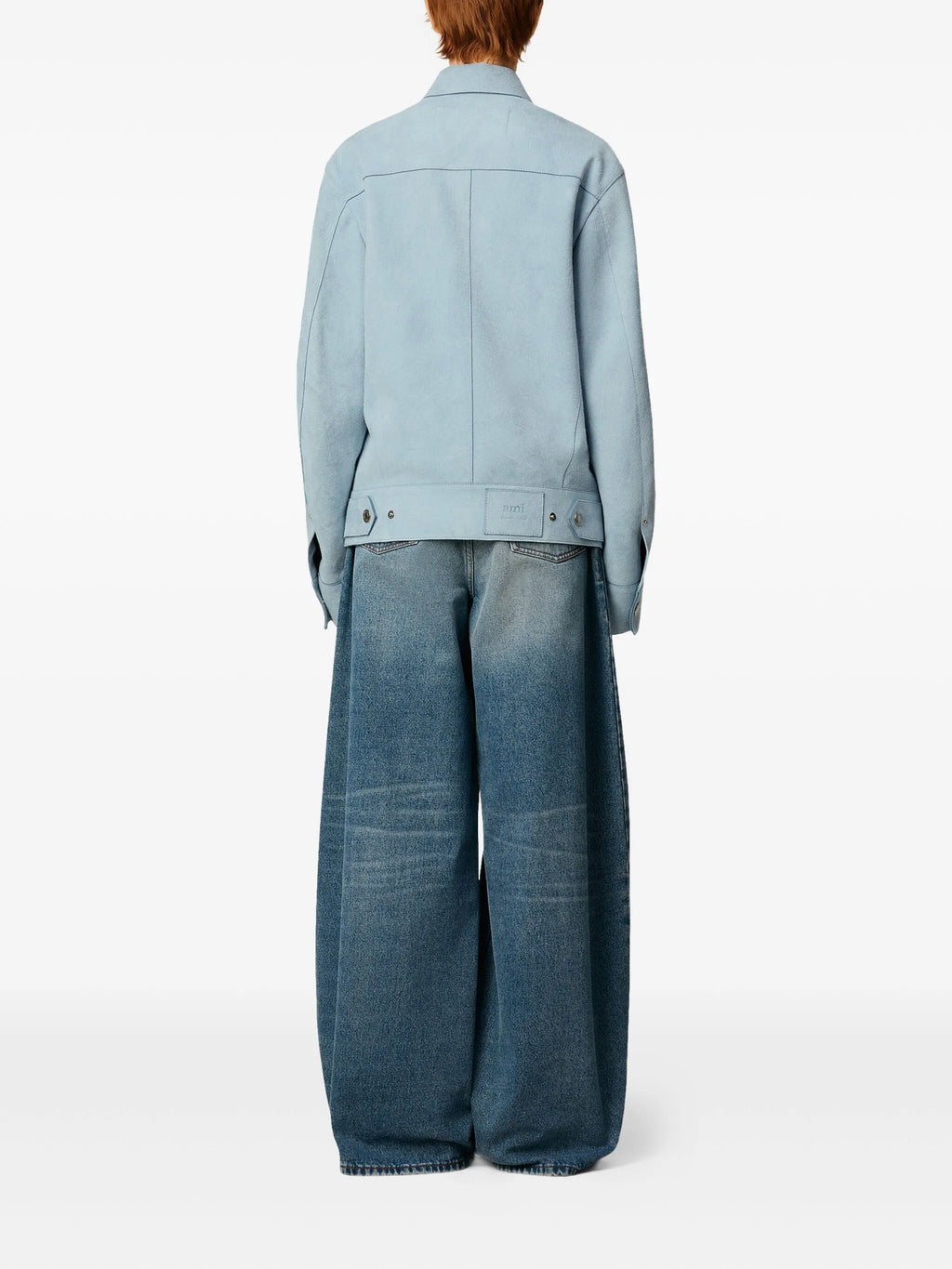 Imagen de Chaqueta de Ante Azul de Ami PARIS para Unisex - Temporada Otoño-Invierno 2025 - Vista del Modelo 3