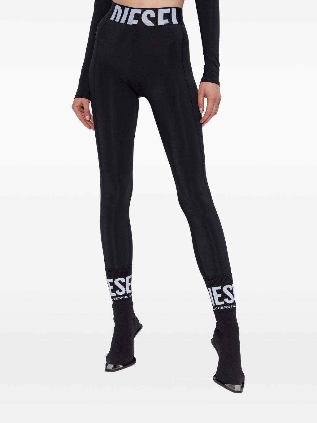 Image du legging Adeline-D-Pop Noir de Diesel pour femmes - Saison Printemps-Été 2026 - Vue du modèle 2