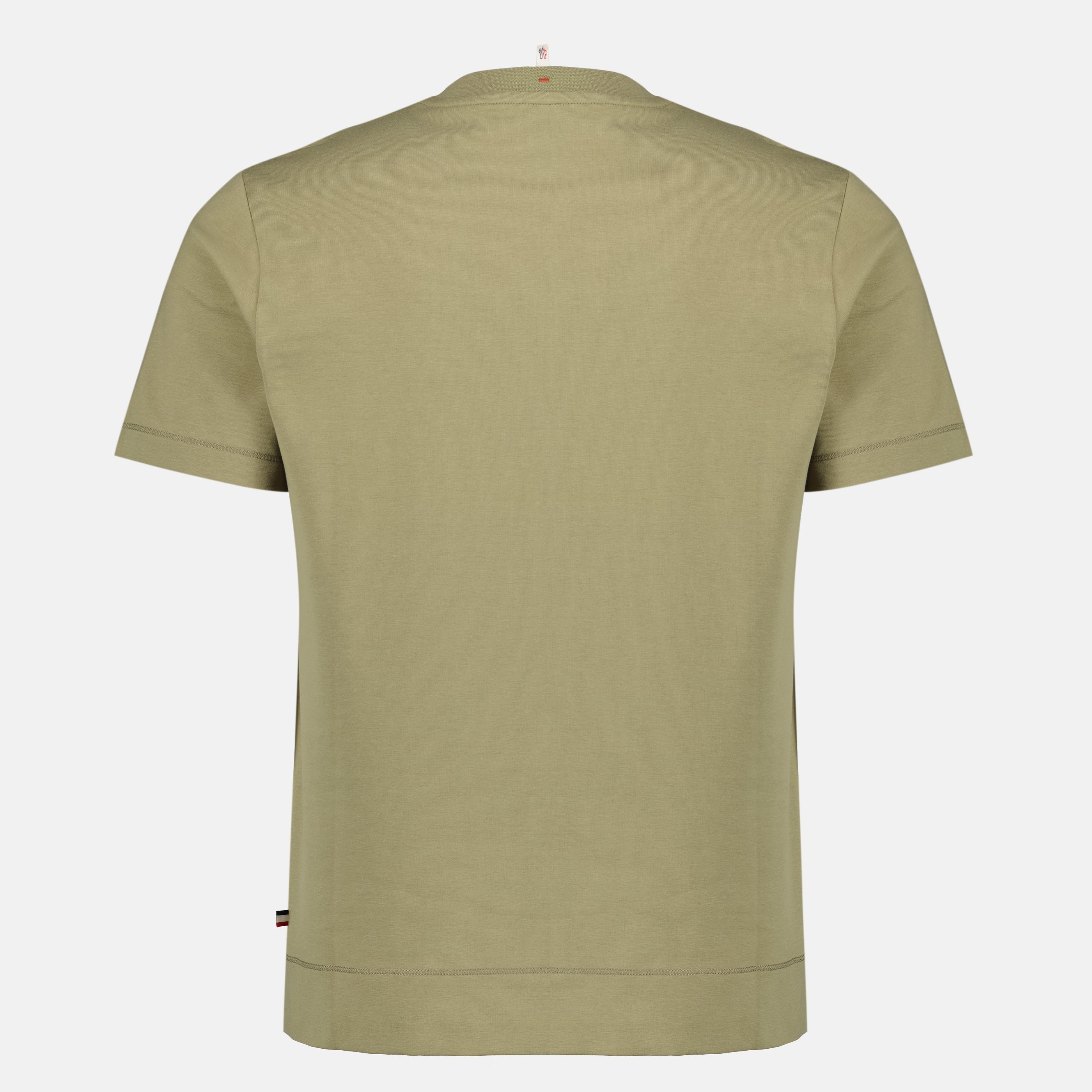 三枚セットのコットンTシャツ
