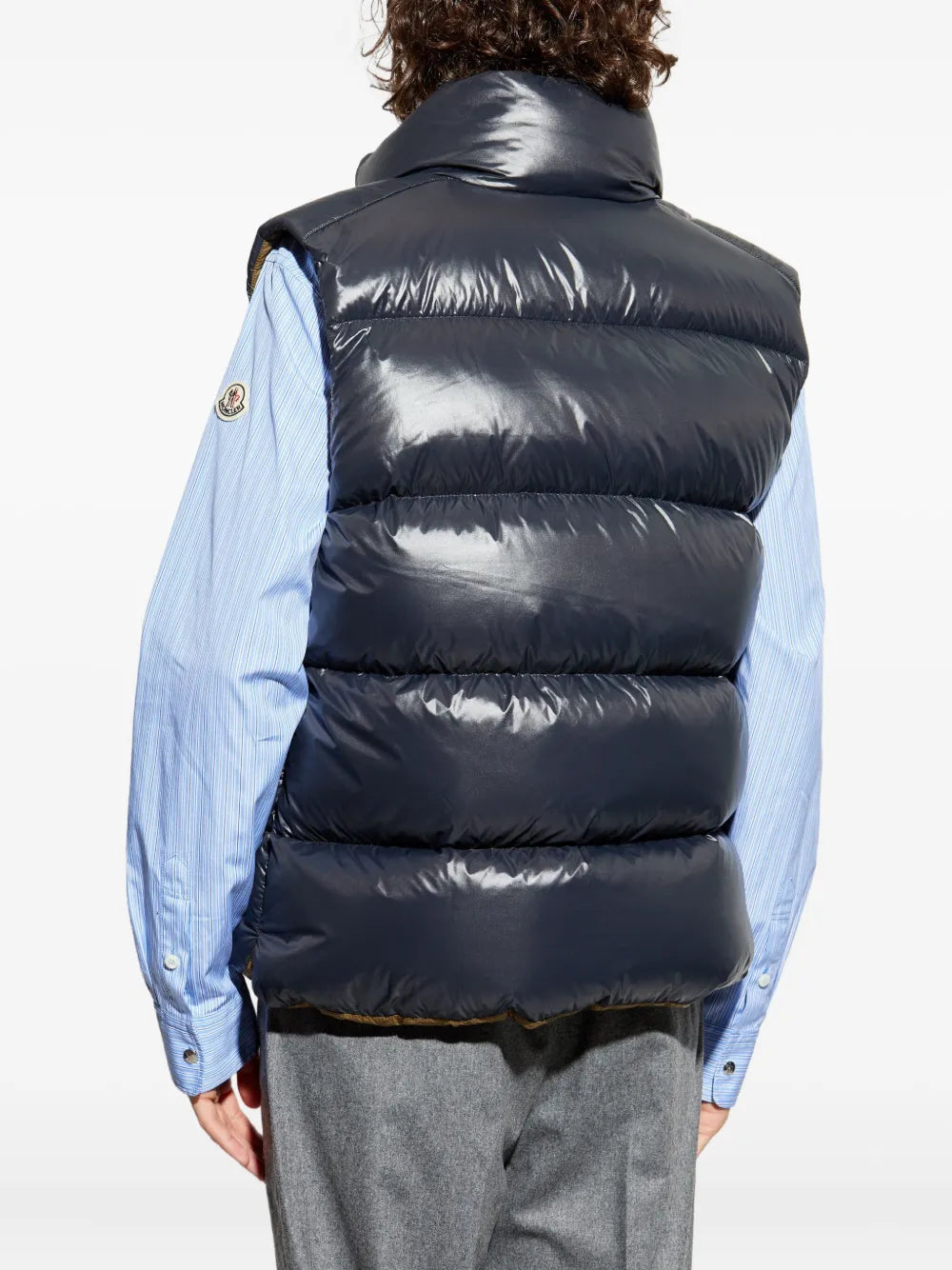 Image du Gilet Noir Lipsi de Moncler pour Hommes - Saison Automne-Hiver 2025 - Vue du modèle 3