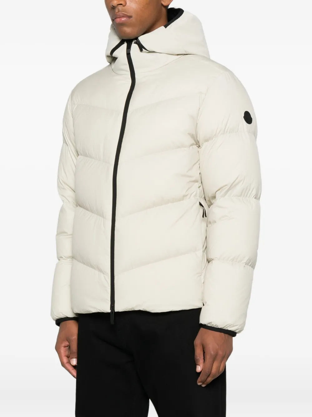 Bild der Forez Daunenjacke von Moncler für Herren - Saison Herbst-Winter 2025 - Modellansicht 2