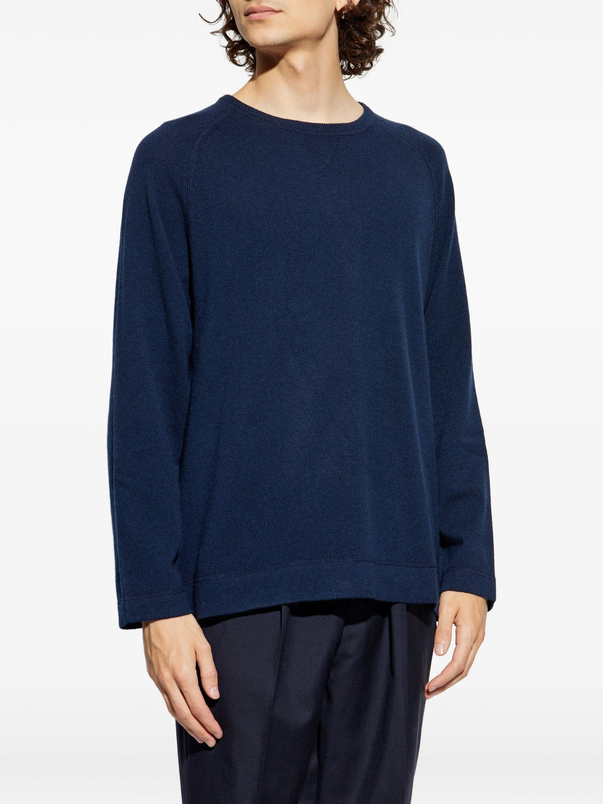 Image of Marine Cashmere Sweater by Officine Générale for Unisex - Season Autumn-Winter 2026 - Model View 2