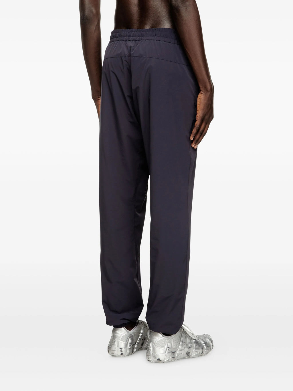 Immagine dei Pantaloni P-Ardo di Diesel per uomini - Stagione Autunno-Inverno 2025 - Vista modello 2