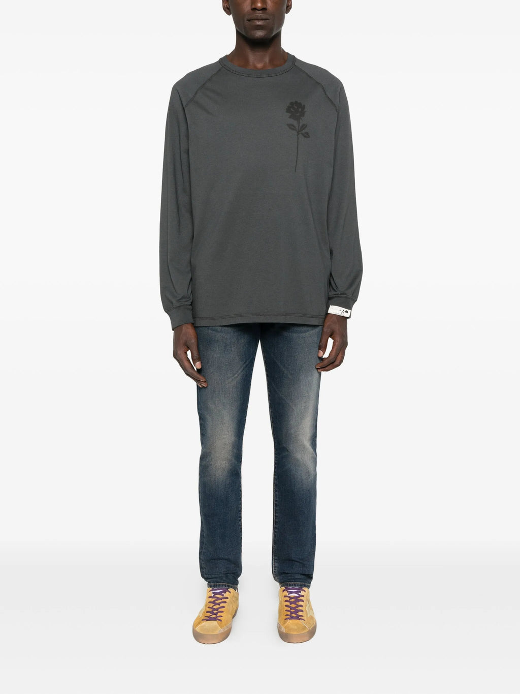 Imagem dos jeans em denim D-Strukt 2019 L32 da Diesel para homens - Temporada Outono-Inverno 2025 - Vista do modelo 1