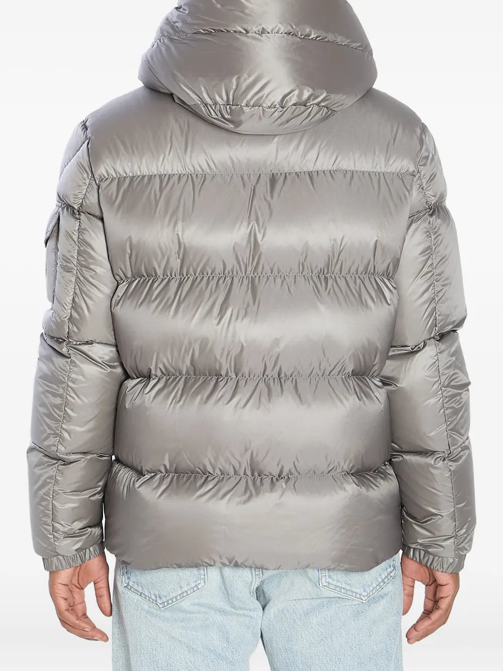 Image de la doudoune grise Couyere par Moncler pour hommes - Saison Automne-Hiver 2025 - Vue modèle 3