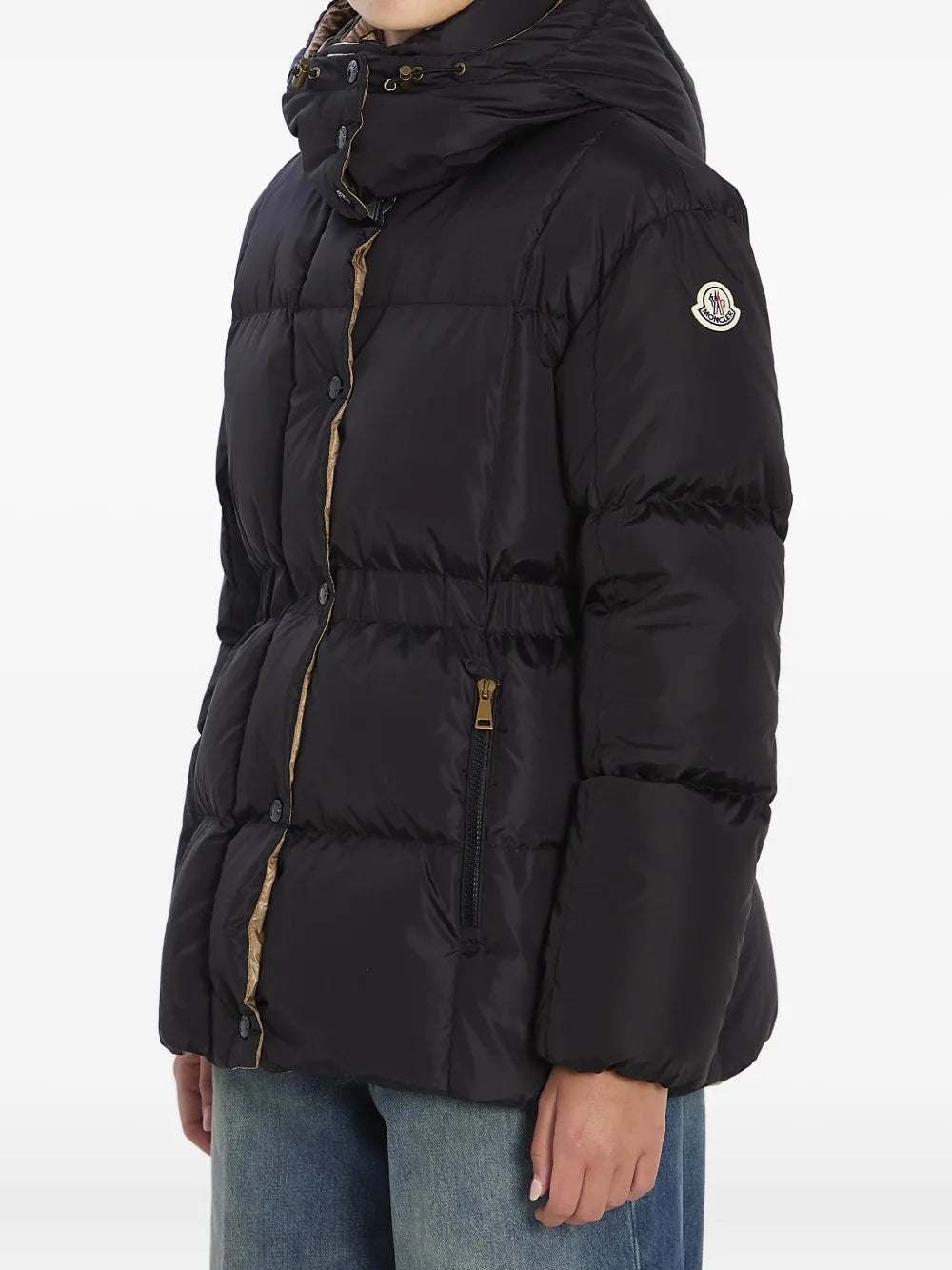 Image de la doudoune noire Agneux de Moncler pour femmes - Saison Automne-Hiver 2025 - Vue modèle 1