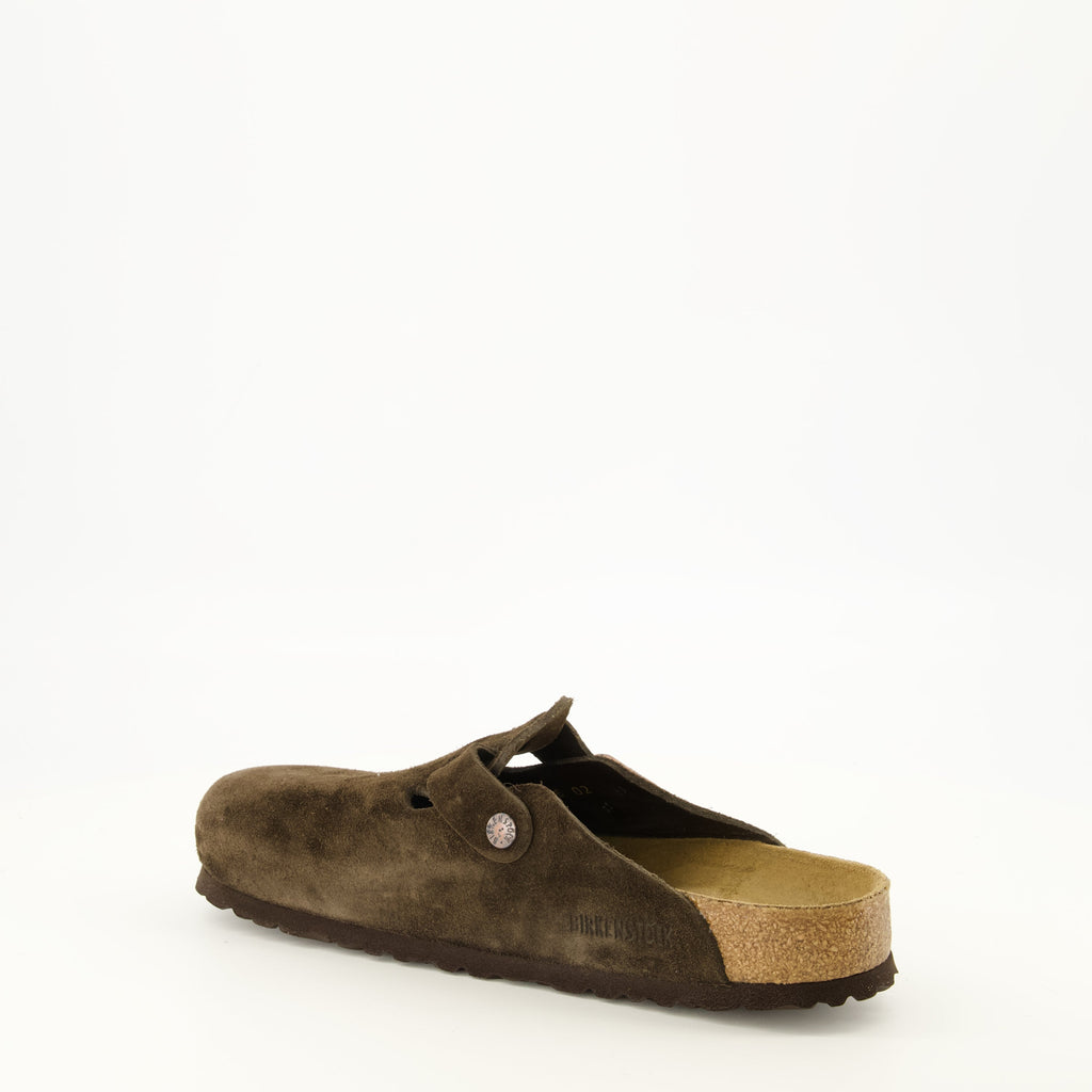 Clog Boston em camurça castanha