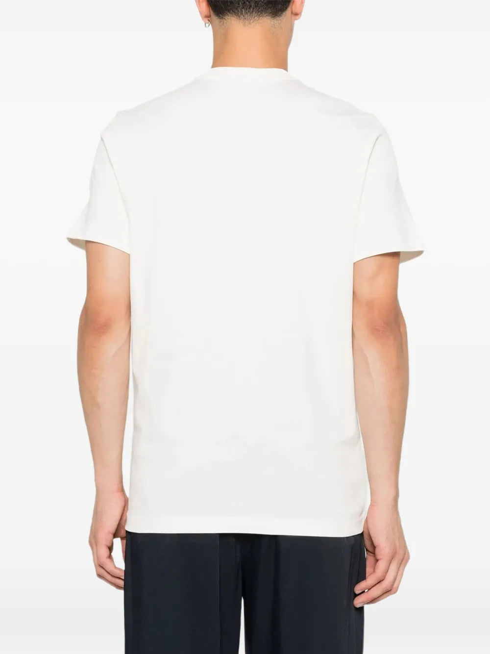 Immagine della T-shirt con logo Tricolore di Moncler per uomo - Stagione Autunno-Inverno 2025 - Vista del modello 2