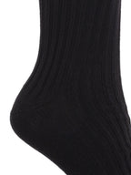 Image des chaussettes noires Ami de Coeur par Ami PARIS pour unisexe - Saison Automne-Hiver 2025 - Vue du modèle 4