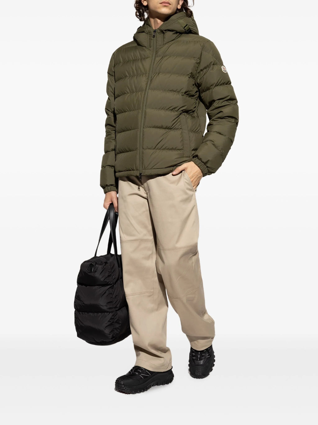 Image de la doudoune Laveraet Kaki de Moncler pour hommes - Saison Automne-Hiver 2025 - Vue du modèle 1