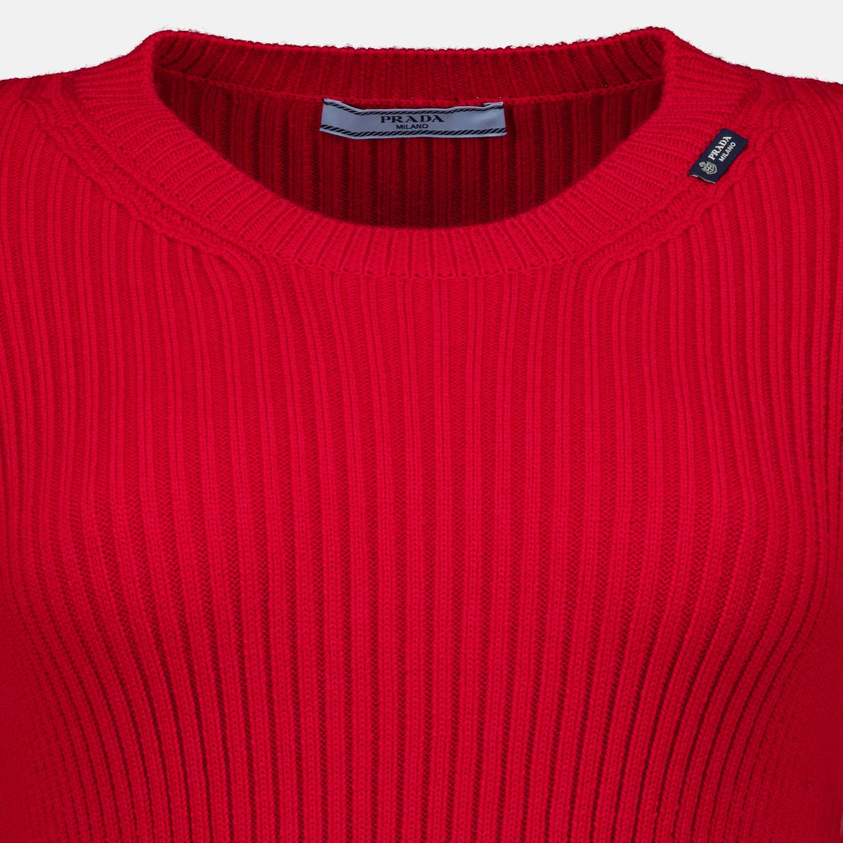 Roter Pullover aus Rippstrick mit kurzen Ärmeln