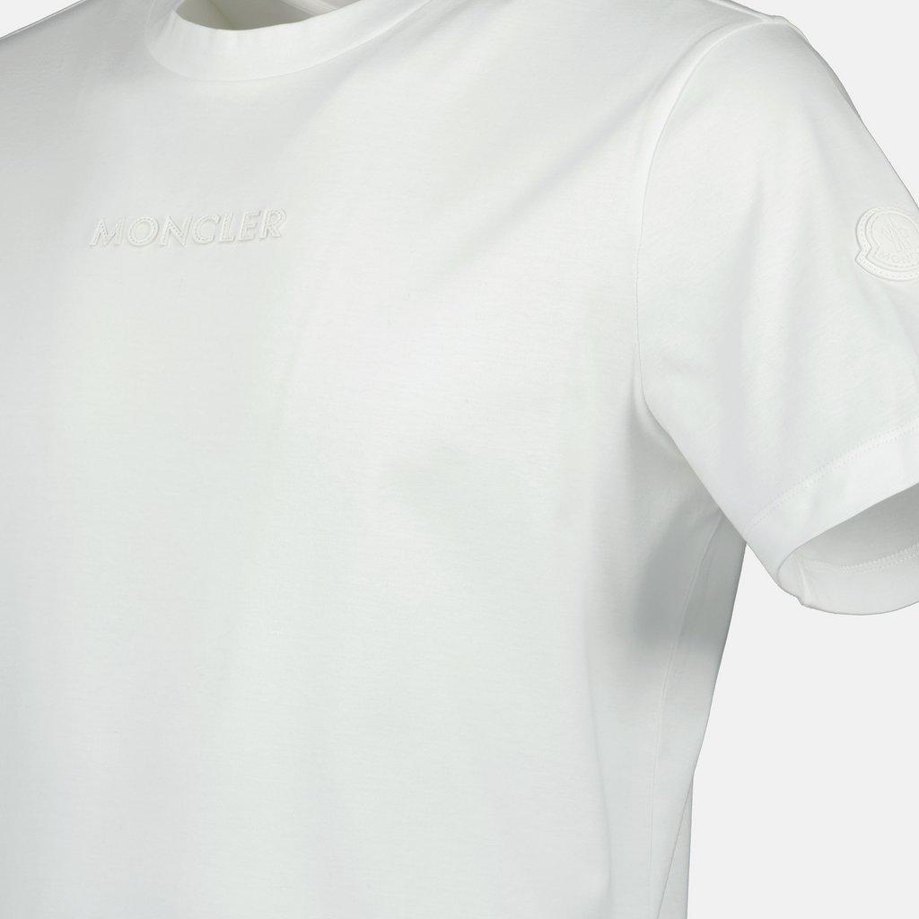Imagem da T-shirt com lettering de logotipo da Moncler para Homens - Temporada Primavera-Verão 2025 - Detalhe Vista 1