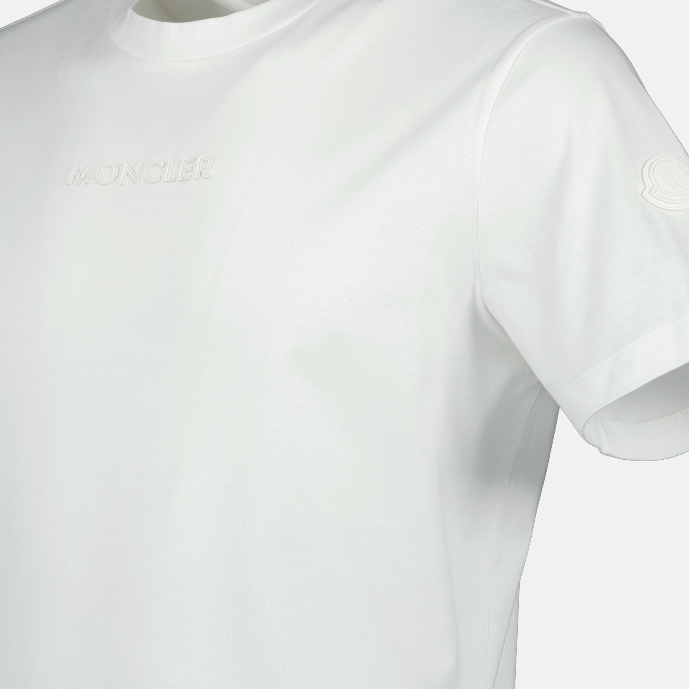Imagem da T-shirt com lettering de logotipo da Moncler para Homens - Temporada Primavera-Verão 2025 - Detalhe Vista 1