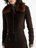 Bild des gekürzten Cardigans von Prada für Frauen - Saison Herbst-Winter 2025 - Modellansicht 4