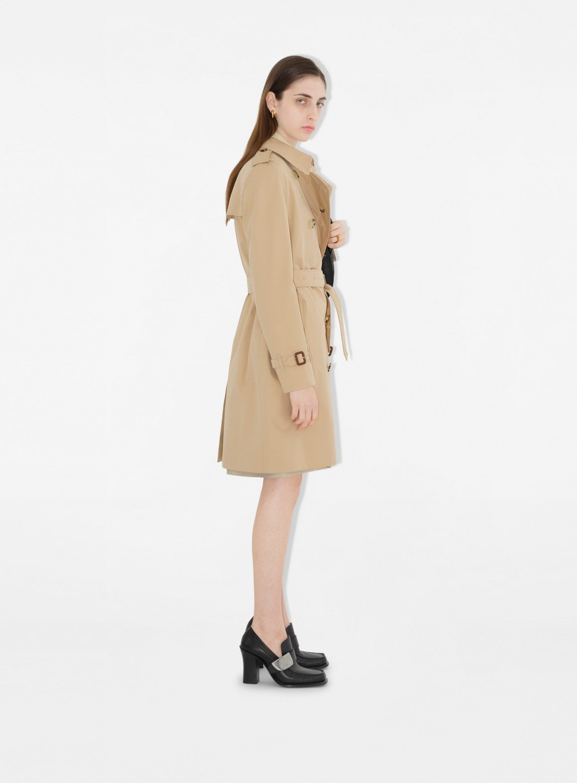 Burberry trench coat, Kensington Trench, luxury outerwear, beige trench coat, timeless coat