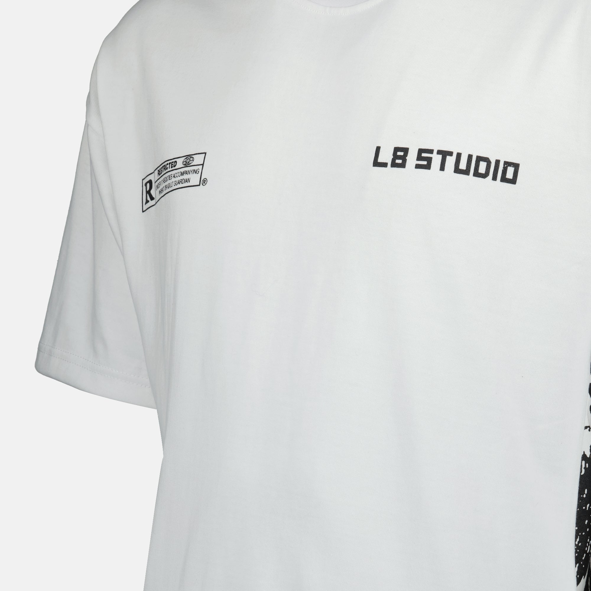 Image du T-shirt blanc Cupidon de L8 Studio pour hommes - Saison Printemps-Été 2025 - Détail Vue 1