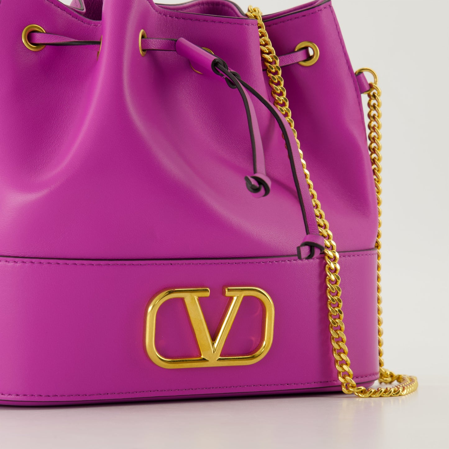 Violet Leather Bag, Bucket Bag, VLogo Bag, Chain Strap Bag, Fall-Winter 2024 Bag