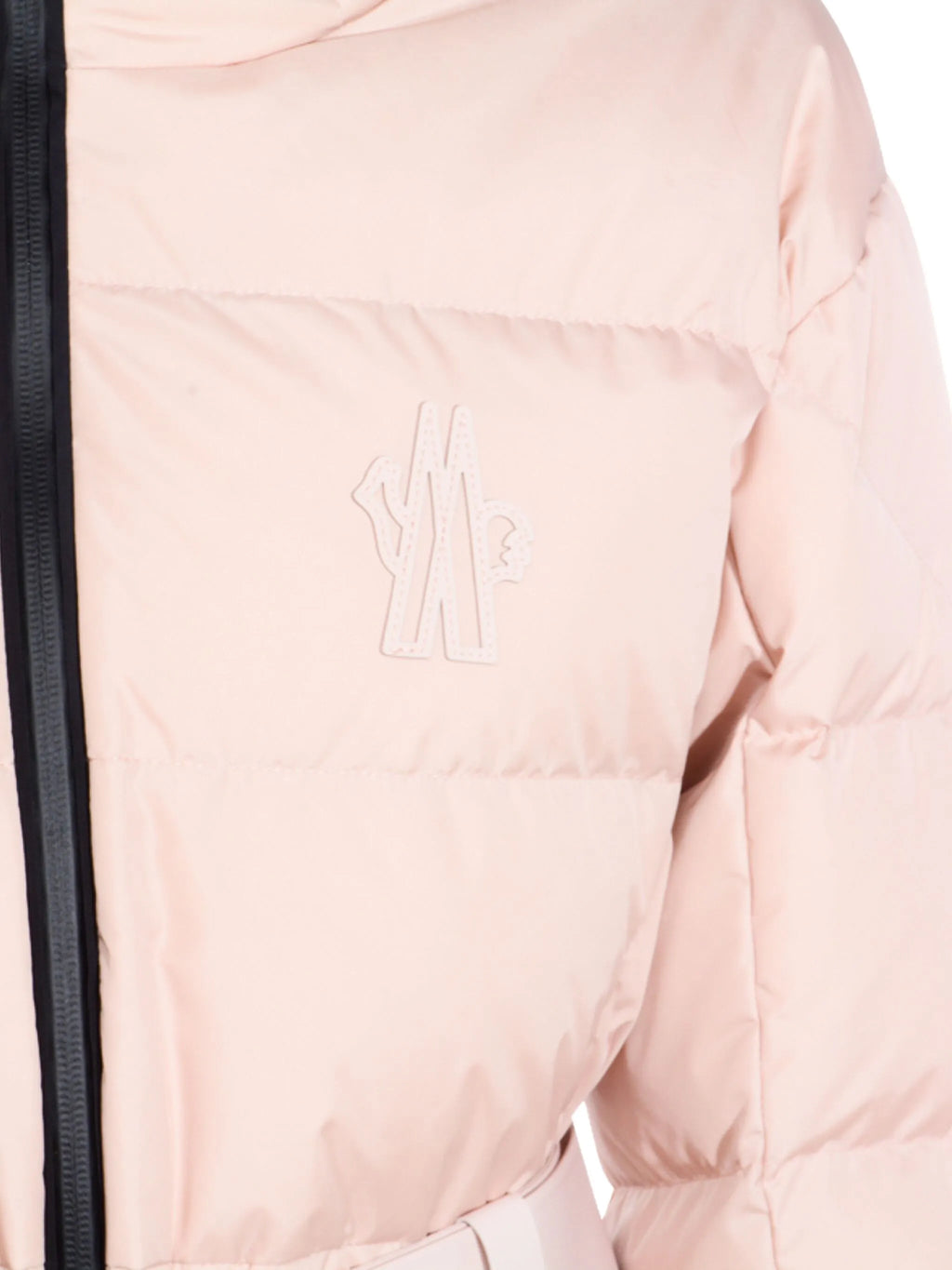 Imagen de la chaqueta de plumas rosa Bouquetin de Moncler Grenoble para mujeres - Temporada Otoño-Invierno 2025 - Vista del modelo 3