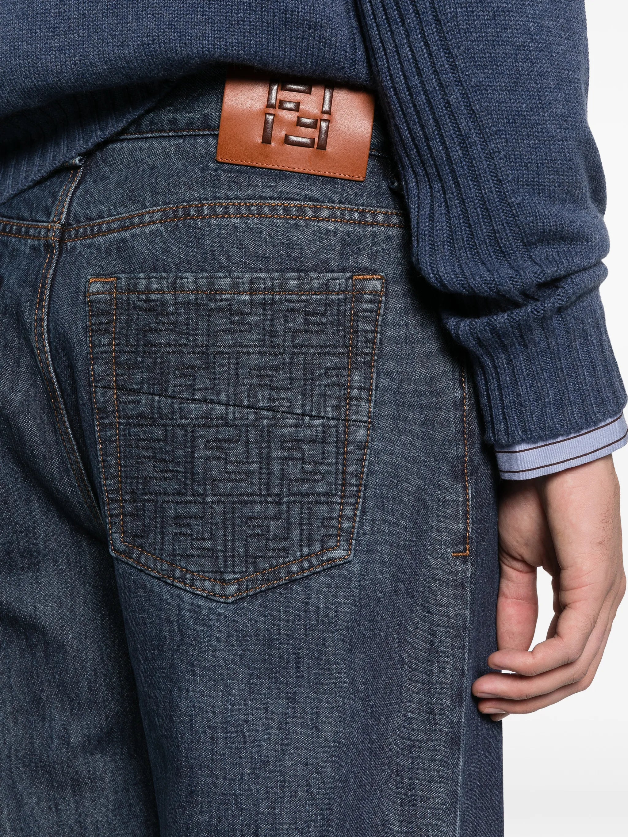Imagen de Jean de Denim de Fendi para Hombre - Temporada Primavera-Verano 2026 - Vista del modelo 4