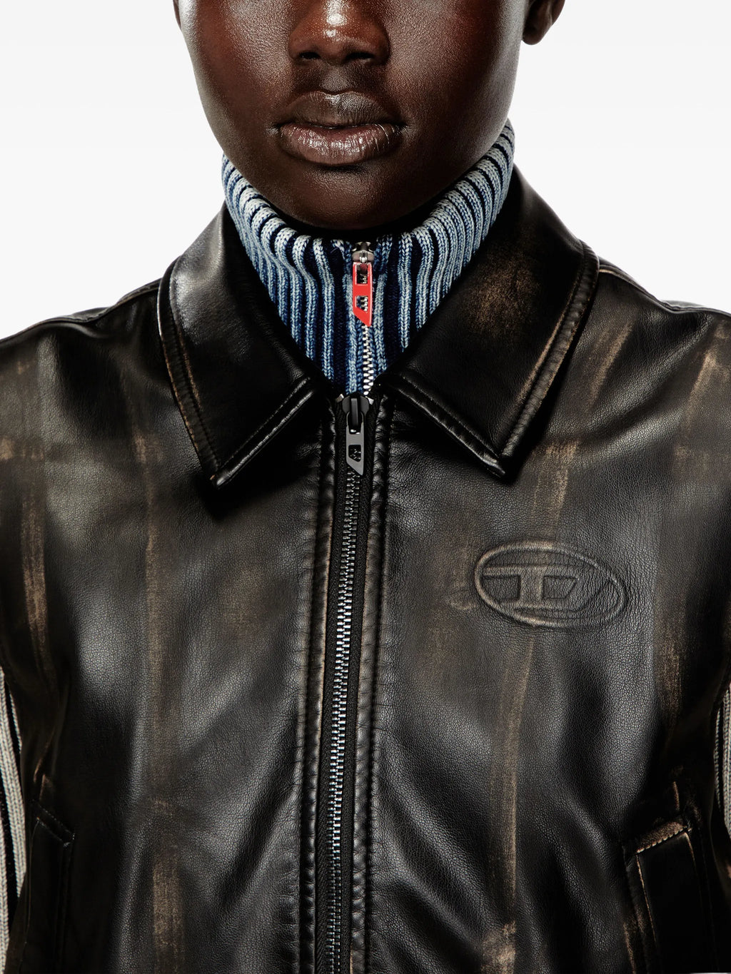 Immagine del gilet G-Inko di Diesel per donne - Stagione primavera-estate 2026 - Vista del modelo 4