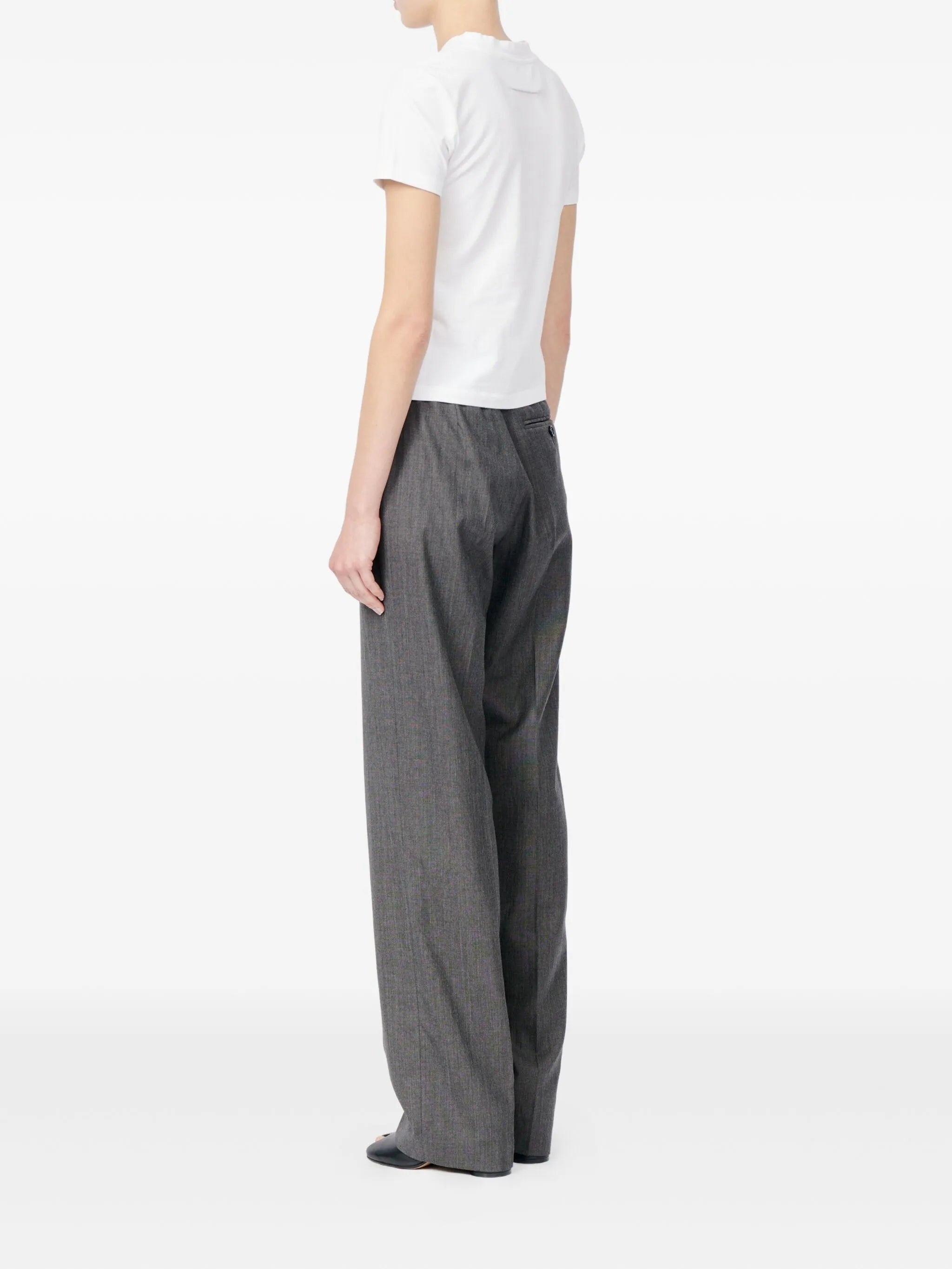 Imagen de la camiseta blanca impresa MM6 de Mm6 para mujeres - Temporada Primavera-Verano 2026 - Vista de modelo 4