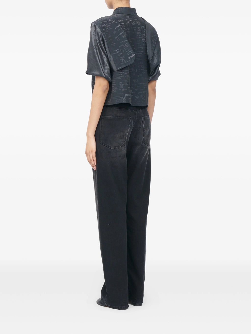 Mm6による女性用ジャカードパターンシャツの画像 - 2026年春夏シーズン - モデルビュー3