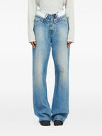 Imagen del Jean Droit de Denim de Mm6 para Mujeres - Temporada Primavera-Verano 2026 - Vista del Modelo 4
