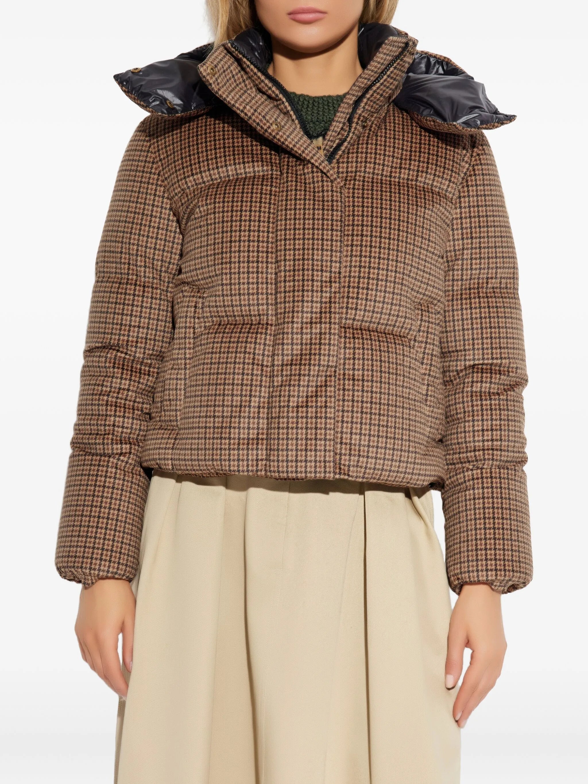 Image of Moncler Doudoune Quierzy à Carreaux - by Moncler for Women - Season Autumn-Winter 2025 - Model View 2