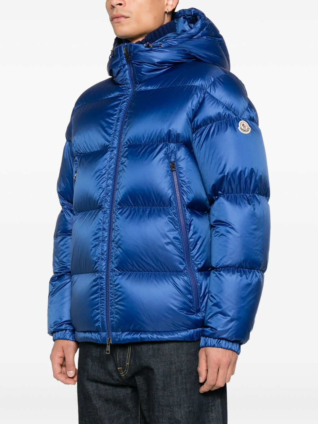 Image de la doudoune bleue Rivau par Moncler pour hommes - Saison Automne-Hiver 2025 - Vue du modèle 2