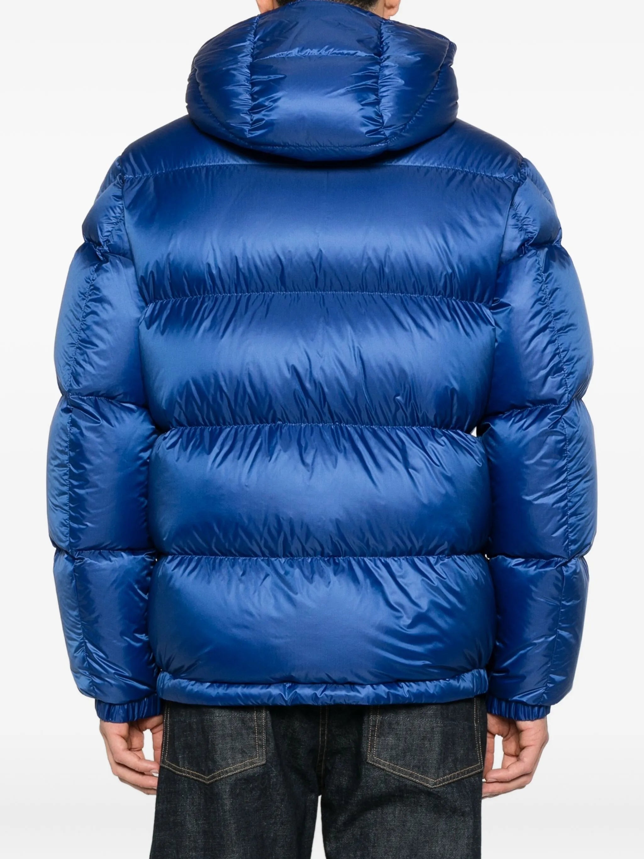Image de la doudoune bleue Rivau par Moncler pour hommes - Saison Automne-Hiver 2025 - Vue du modèle 3