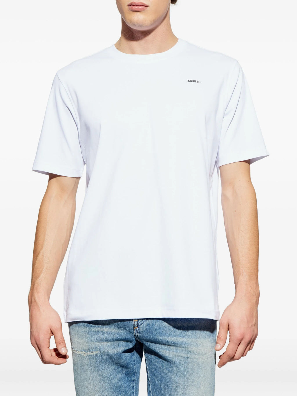Imagen de la camiseta T-Adjust-Met blanca de Diesel para hombres - Temporada Primavera-Verano 2026 - Vista del modelo 2