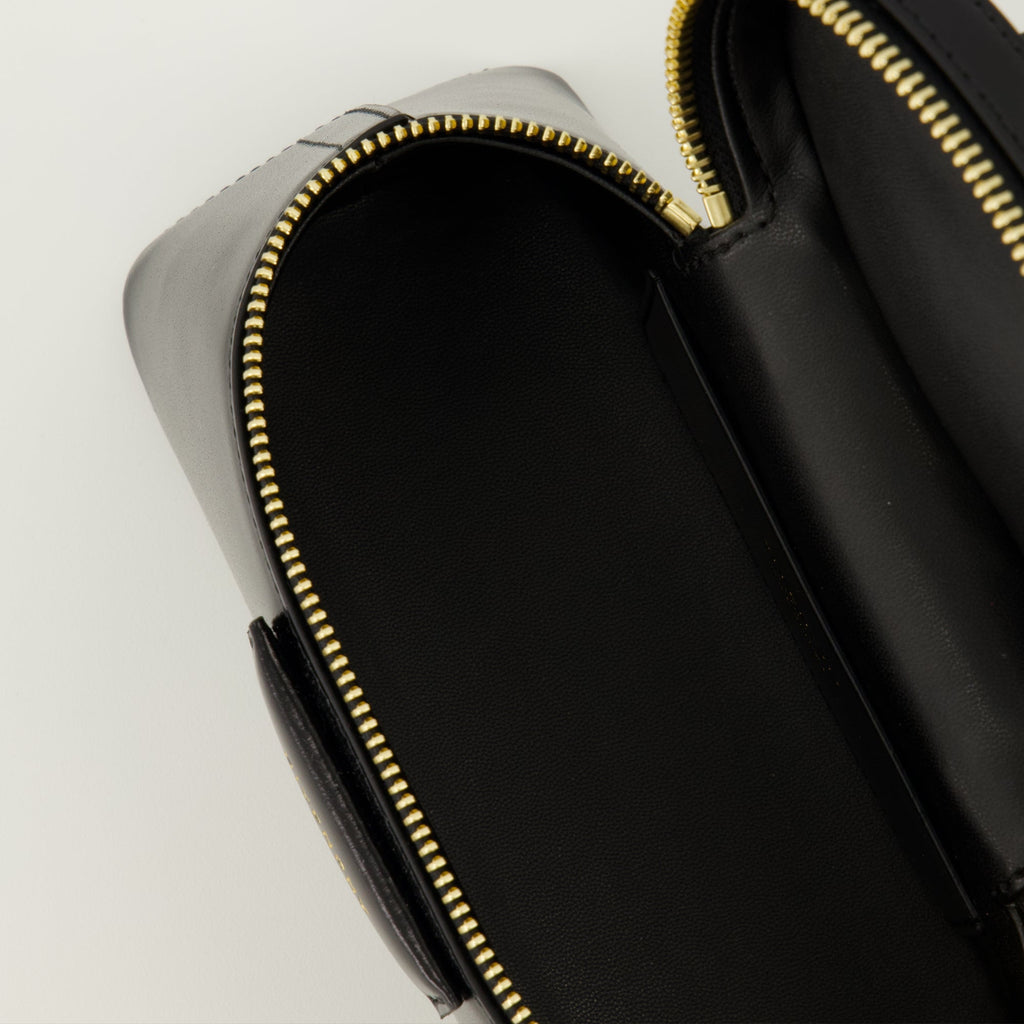 Imagem da Antigona Vanity Bag da Givenchy para Mulheres - Temporada Primavera-Verão 2026 - Detalhe Vista 2