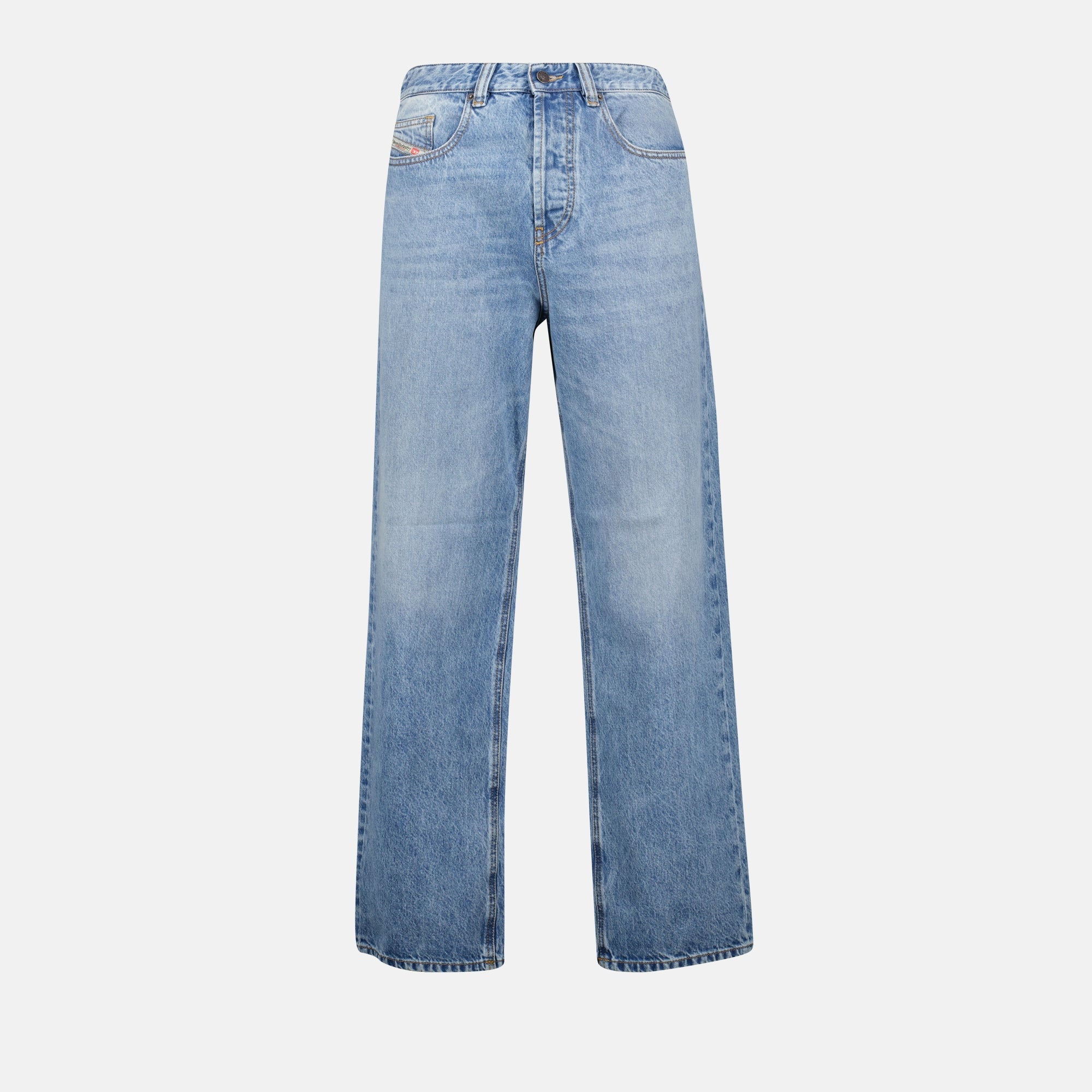 Image of Light Blue Straight Jean 2001 D-Macro by Diesel for Men - Season Spring-Summer 2025 - Front View