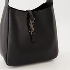 Image of Sac le 5 à 7 Small Noir et Argenté by Saint Laurent for Women - Season Autumn-Winter 2025 - Detail View 1