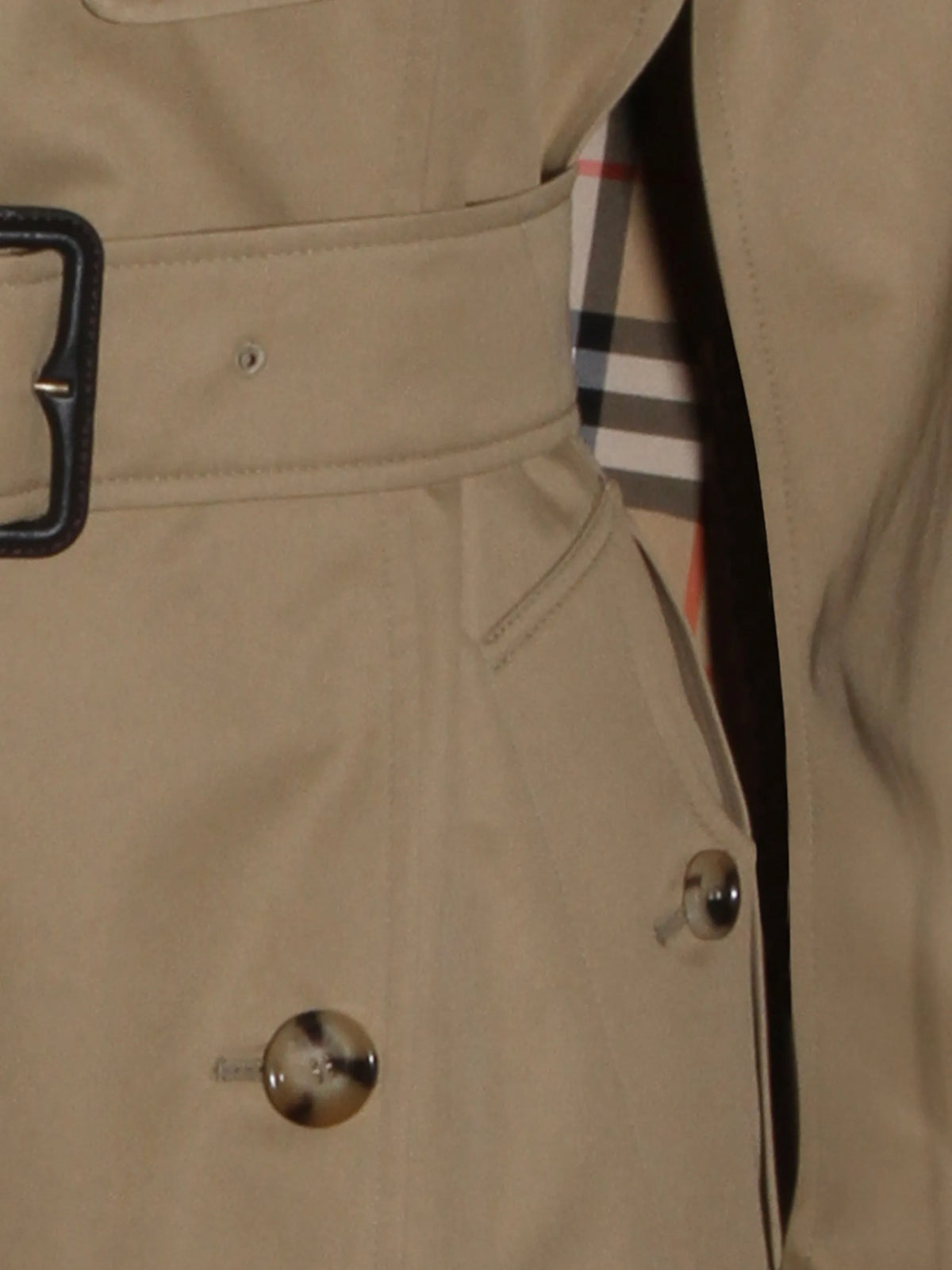 Image of Trench Cape in Beige by Burberry for Women - Season Spring-Summer 2026 - Model View 4