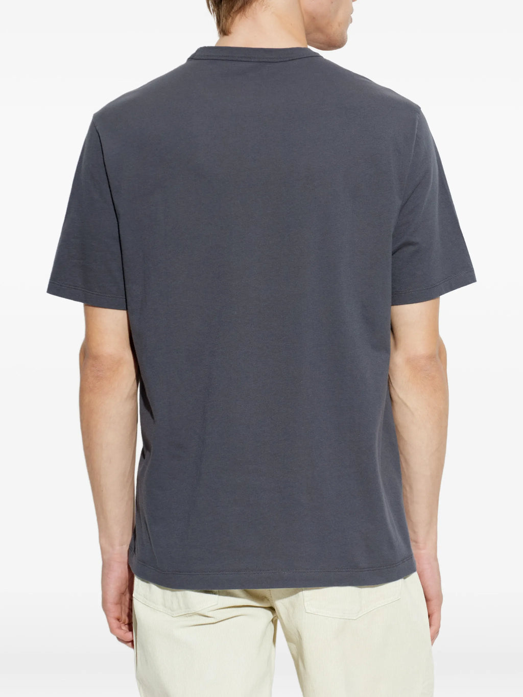 Image du set de t-shirts à col rond classique par Officine Générale pour hommes - Saison printemps-été 2026 - Vue du modèle 3