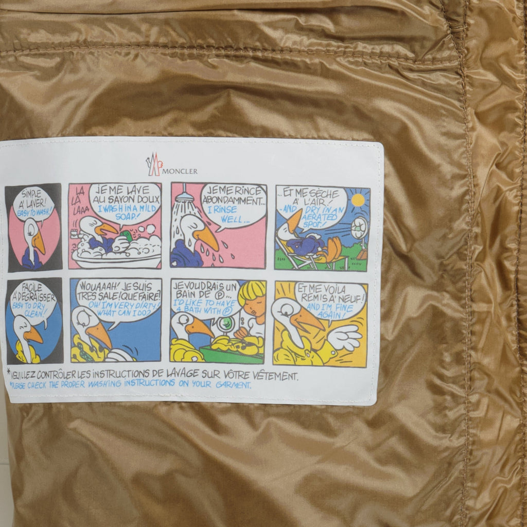 モンクレールの男性用ティブベージュダウンベストの画像 - シーズン秋冬2025 - 詳細ビュー 9