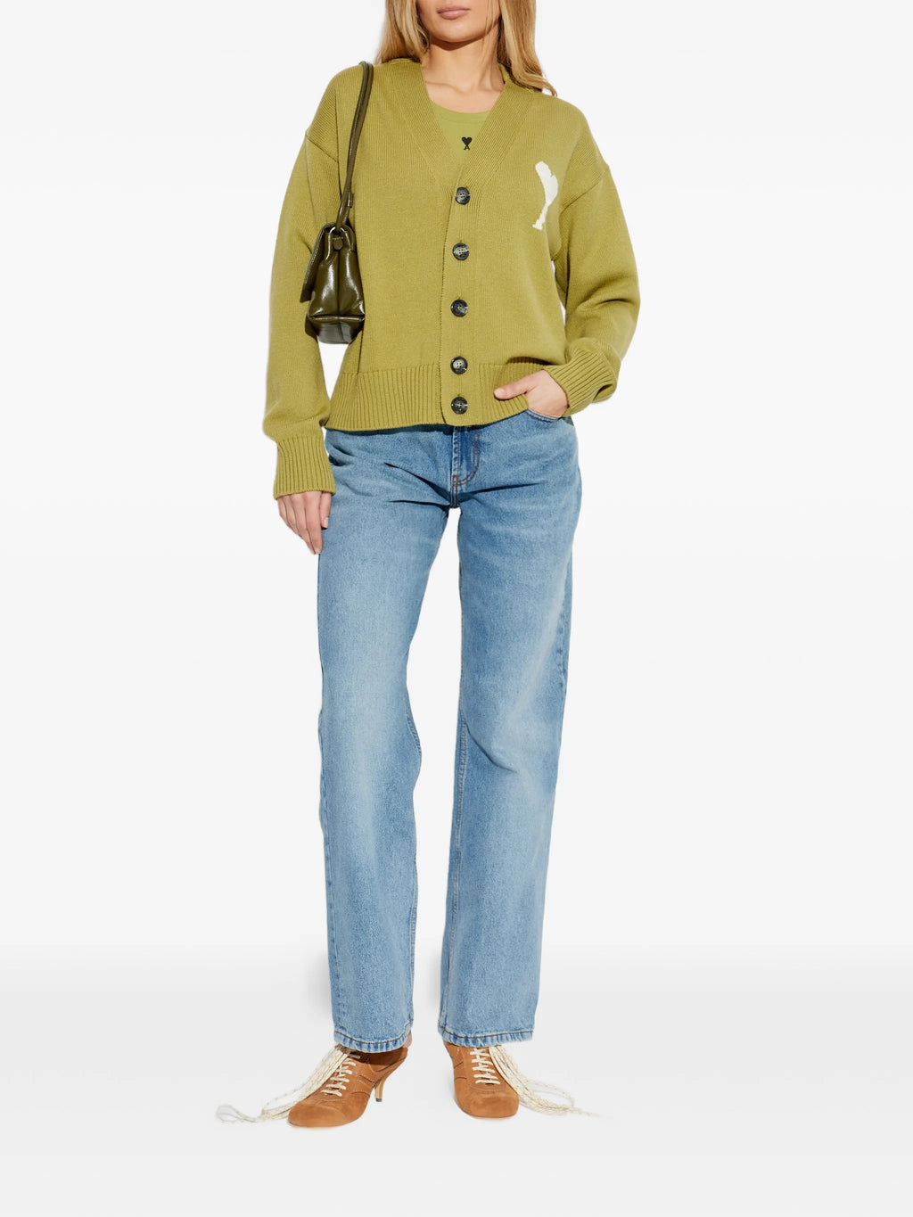 Immagine del cardigan verde Ami de Coeur di Ami PARIS per Unisex - Stagione Primavera-Estate 2026 - Vista del modello 1