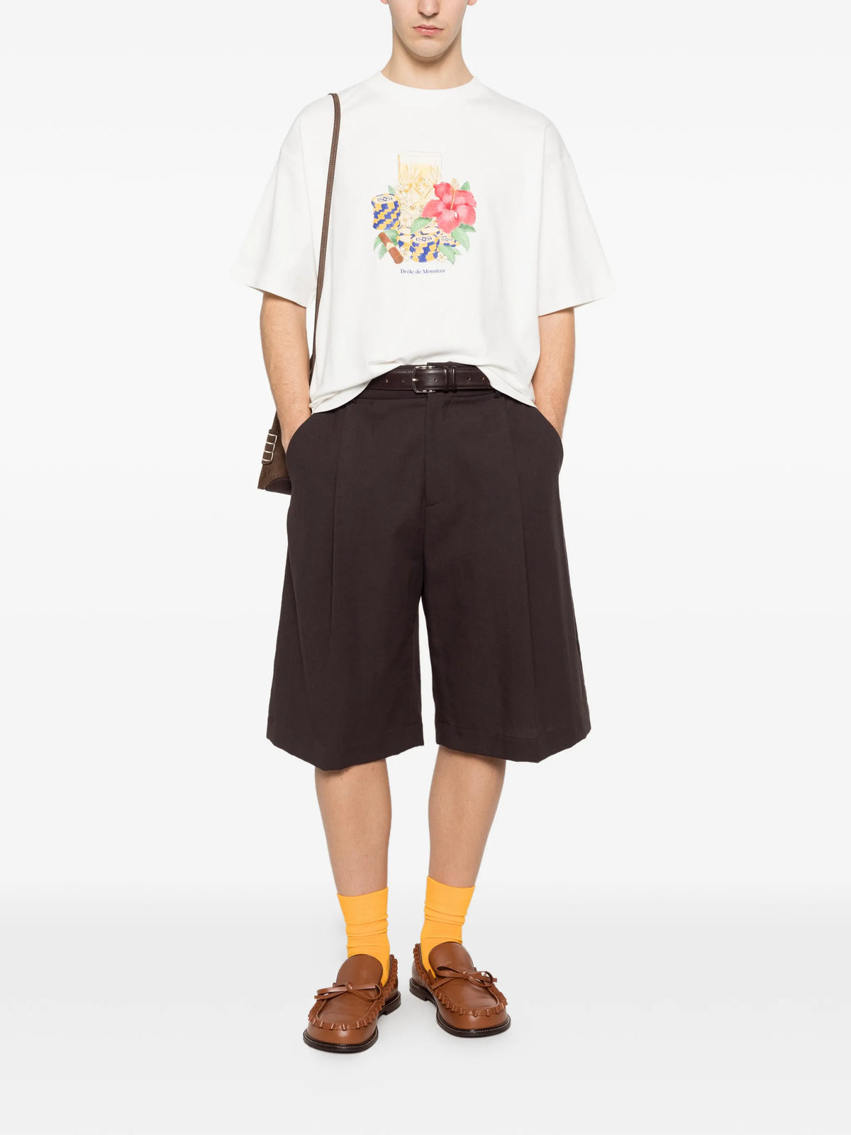 Image of Hibiscus Club White T-shirt - Drôle de Monsieur by Drole De Monsieur for Men - Season Spring-Summer 2026 - Model View 1