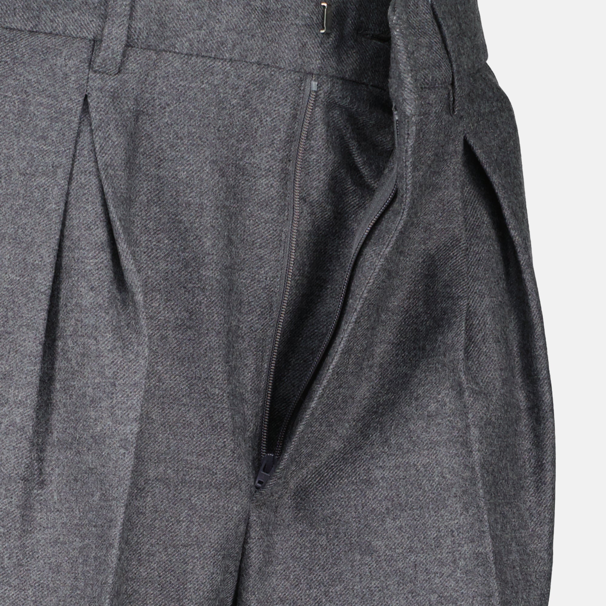 weit geschnittene Wollhose