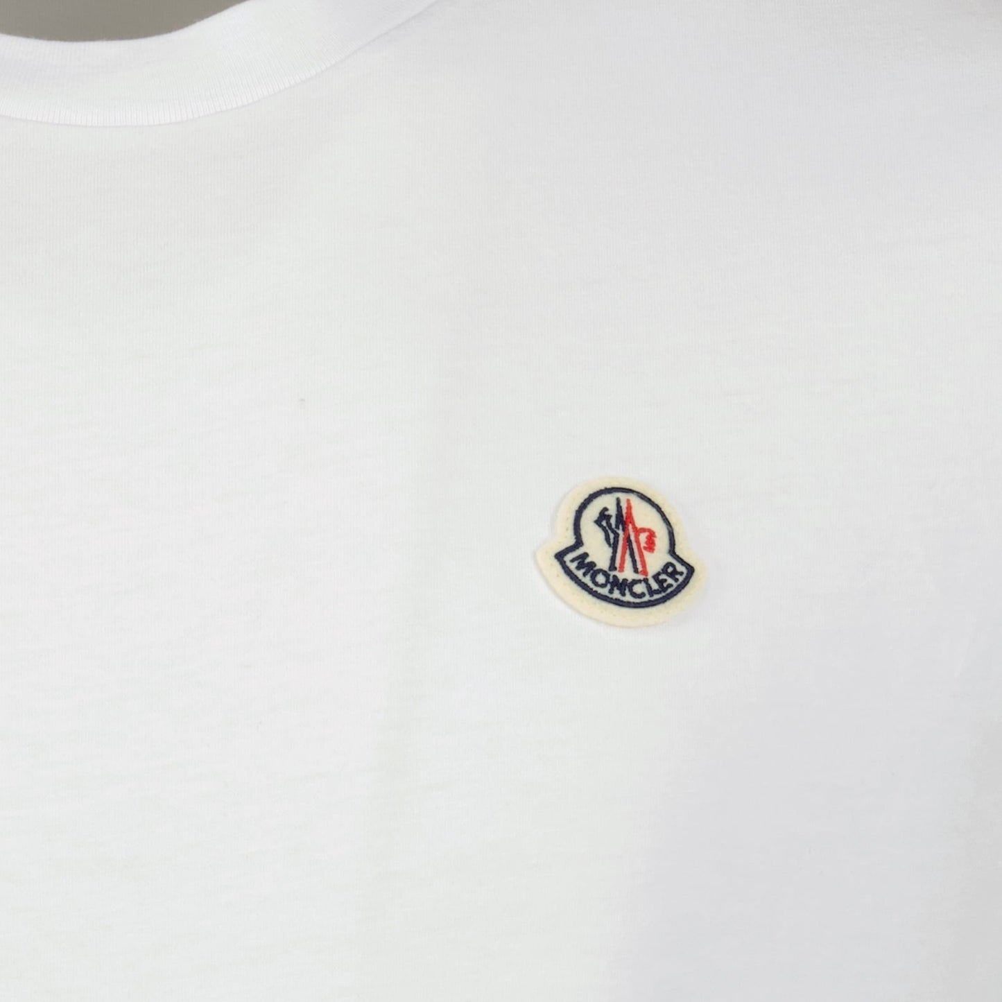 cotton t-shirts, Moncler t-shirts, logo tee, essential t-shirts, classic style tops