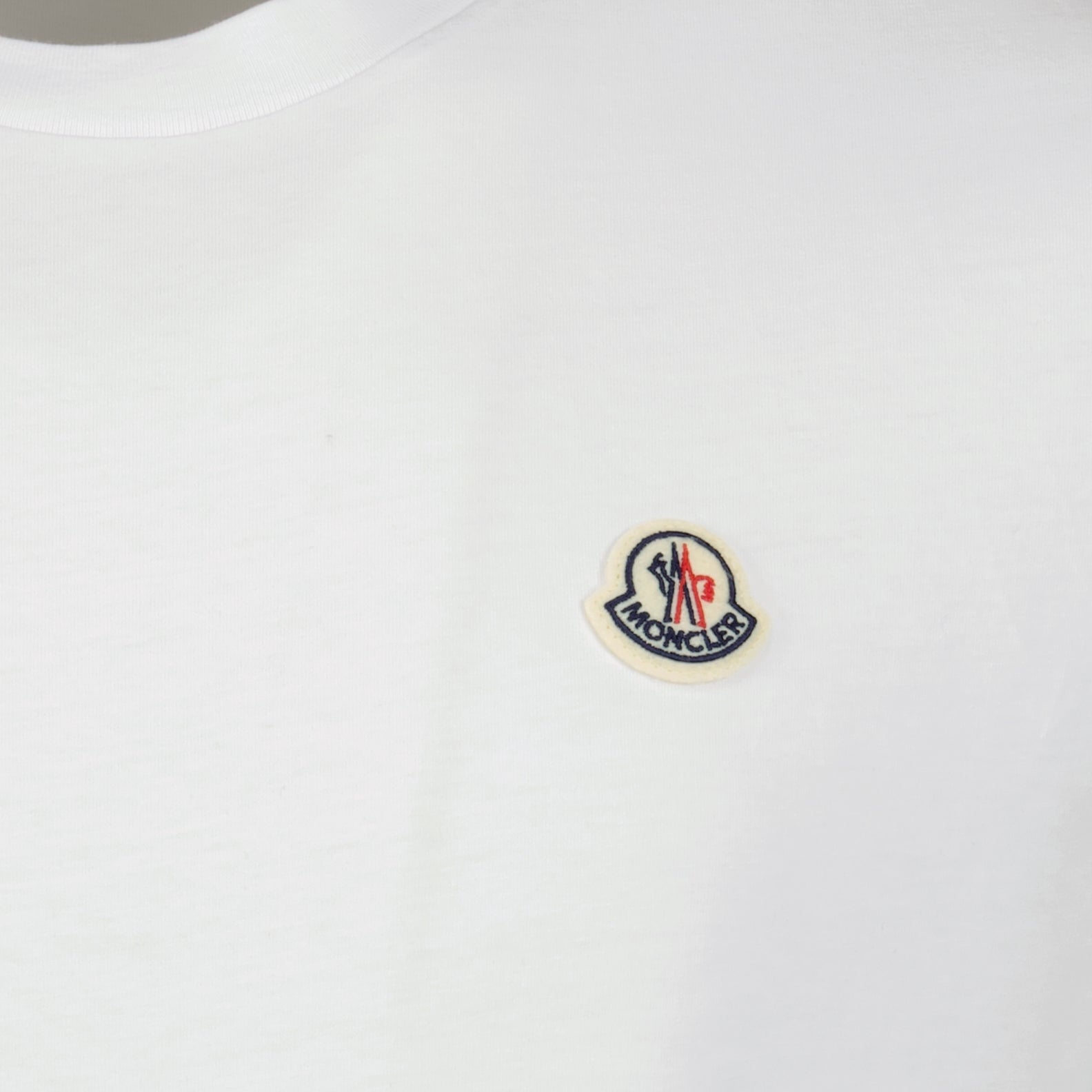 cotton t-shirts, Moncler t-shirts, logo tee, essential t-shirts, classic style tops