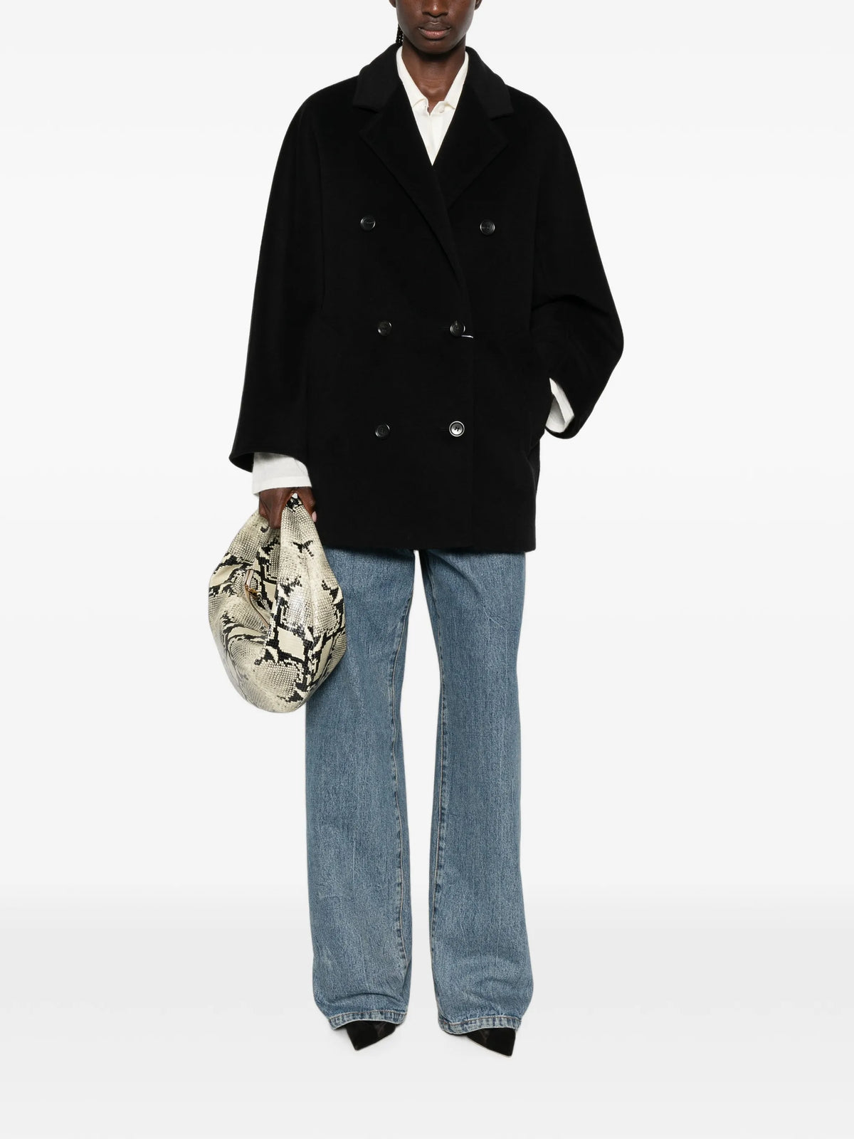 Image of Icon Wool and Cashmere Coat by Max Mara for Women - Season Autumn-Winter 2026 - Model View 1